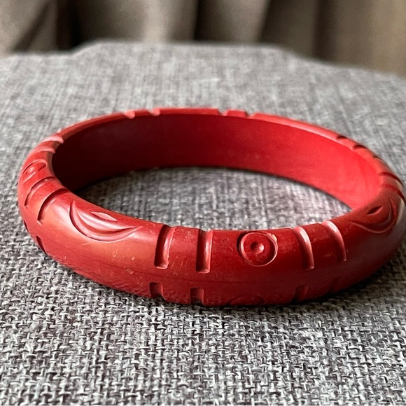 Bakelite Rare Antique Art Deco Vintage Deep Red Hand Carved 3" Diameter - Picture 15 of 16